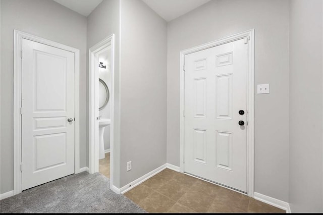17439 Hayley Springs Ct, Humble, TX 77396 - entryway with baseboards