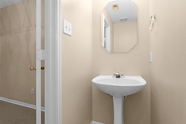 11539 Byronstone Dr, Houston, TX 77066 - bathroom featuring tile patterned flooring