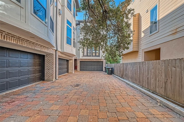 5617 Kiam St Unit A, Houston, TX 77007 - view of decorative alley