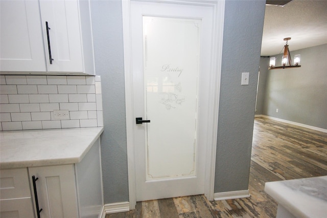 8611 Riverbend Canyon Ln, Houston, TX 77089 - view of pantry