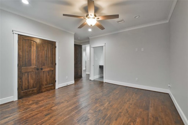 7737 Brookside Rd, Pearland, TX 77581 - unfurnished bedroom with dark wood-style floors, baseboards, recessed lighting, ornamental molding, and a ceiling fan