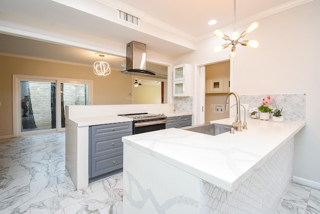201 Vanderpool Ln Unit 27, Houston, TX 77024 - kitchen featuring island exhaust hood, a peninsula, a chandelier, electric range, and crown molding