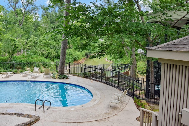201 Vanderpool Ln Unit 27, Houston, TX 77024 - community pool with a patio area