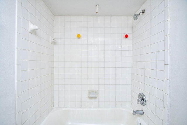 10100 S Gessner Rd Unit 308, Houston, TX 77071 - bathroom with washtub / shower combination