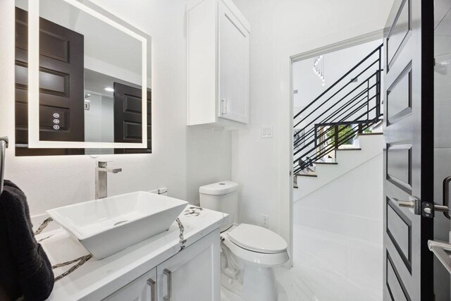 3379 Tampa St, Houston, TX 77021 - bathroom featuring toilet and vanity