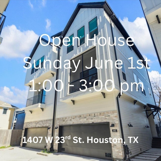 1407 W 23rd St, Houston, TX 77008 - view of building exterior with a garage