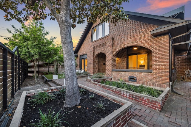 542 Arlington St, Houston, TX 77007 - view of front of house featuring brick siding