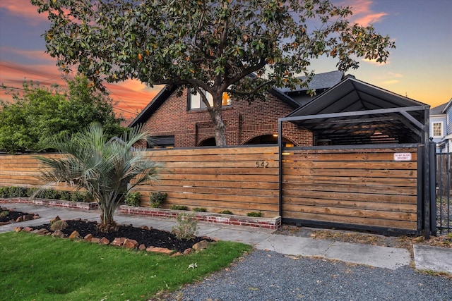 542 Arlington St, Houston, TX 77007 - view of side of property featuring brick siding