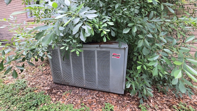 3823 Regency Dr, Houston, TX 77045 - exterior view of cooling unit