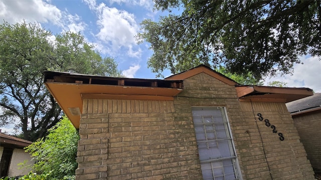 3823 Regency Dr, Houston, TX 77045 - exterior view