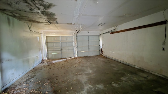 3823 Regency Dr, Houston, TX 77045 - view of garage