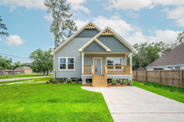 8022 Yoe St, Houston, TX 77078 - view of front of property with covered porch