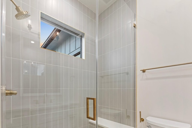 1526 Wakefield Dr, Houston, TX 77018 - full bathroom with toilet and a shower stall