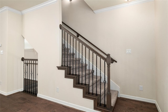 1511 Peyton Oaks Pl, Houston, TX 77043 - staircase featuring wood finished floors, baseboards, and ornamental molding