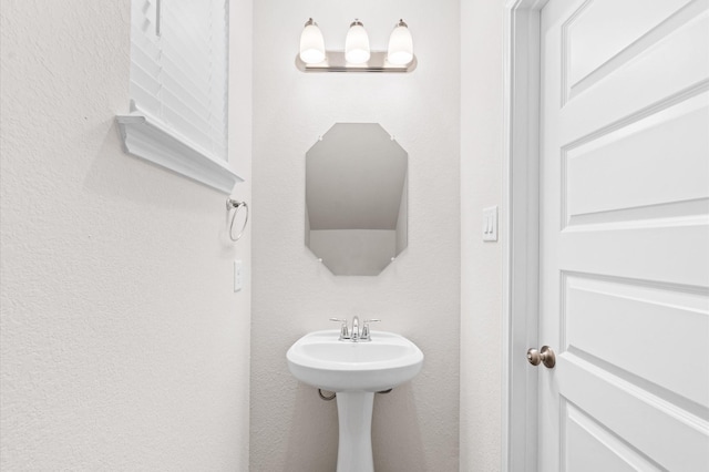 7051 Silverleaf Oak St, Conroe, TX 77304 - view of bathroom