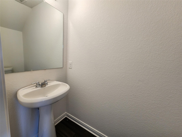 207 Branch Cir, Kendleton, TX 77451 - bathroom with a sink