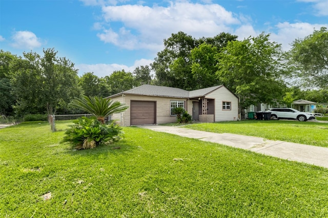 10601 Murr Way, Houston, TX 77048 - ranch-style house featuring driveway and a garage