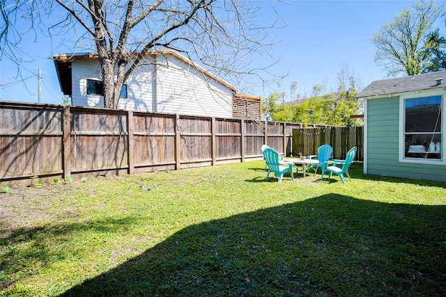 2116 Carter St, Houston, TX 77008 - view of yard