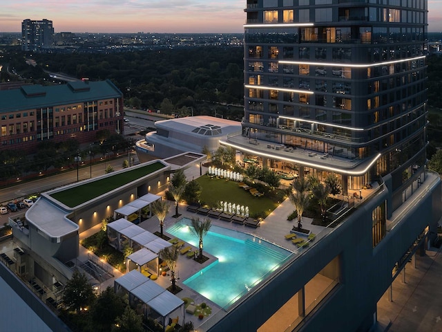 1711 Allen Pkwy Unit 3401, Houston, TX 77019 - view of urban area featuring a pool