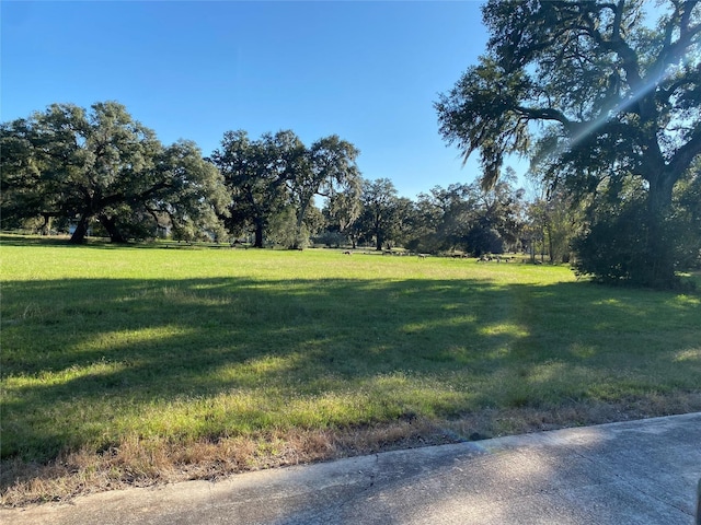 512 Rocking Horse Ct, Angleton, TX 77515