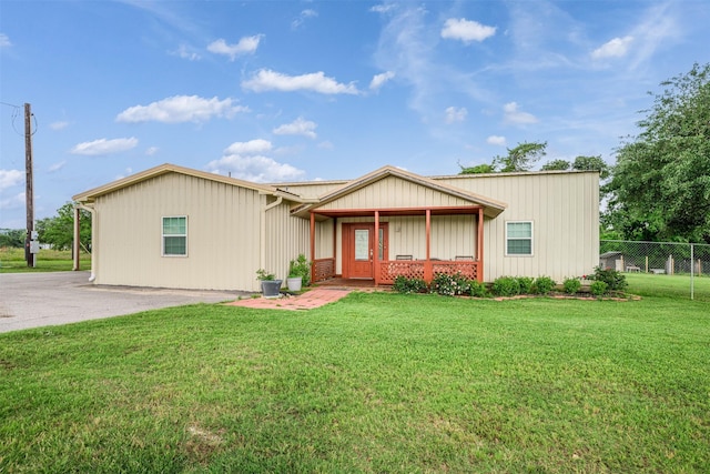 305-335 Omalley Rd, Brenham, TX 77833 - view of front facade with a porch