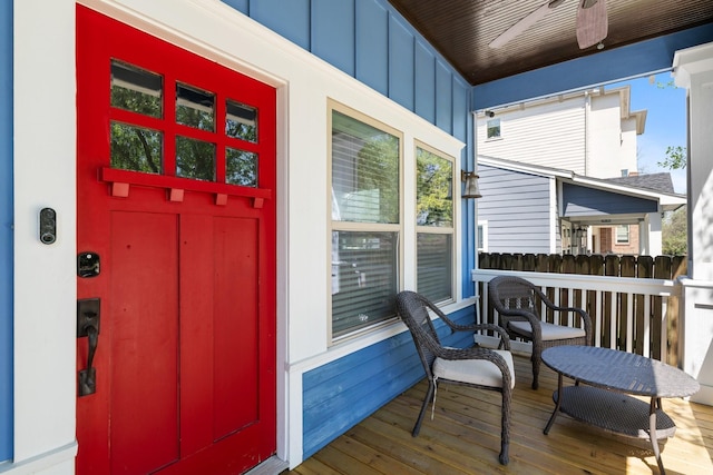 807 Vincent St, Houston, TX 77009 - doorway to property with board and batten siding, covered porch, and ceiling fan