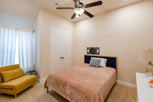 2800 Spencer Ct, Pearland, TX 77089 - carpeted bedroom featuring baseboards, a closet, and ceiling fan