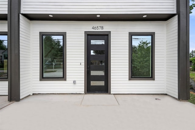 4657 Phlox St A-B, Unit A-B Houston, TX 77051 - property entrance featuring a patio area