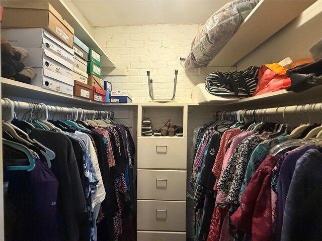 4703 Yoakum Blvd, Houston, TX 77006 - view of walk in closet
