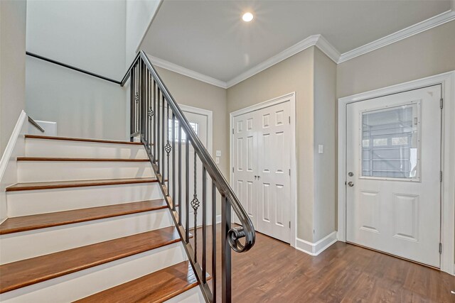 503 E 40th 1/2 St Unit A, Houston, TX 77022 - entryway featuring wood finished floors, crown molding, stairway, baseboards, and recessed lighting