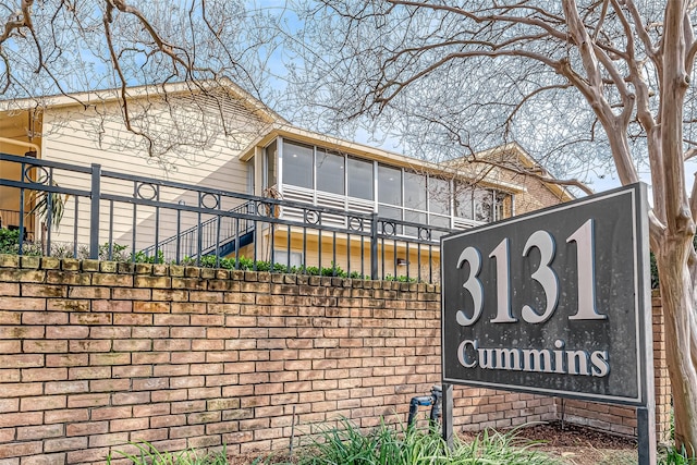 3131 Cummins St Unit 11, Houston, TX 77027 - view of community / neighborhood sign