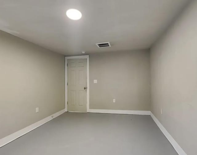 7318 Thurow St, Houston, TX 77087 - unfurnished room featuring finished concrete flooring and baseboards