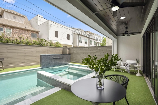5420 Mcculloch Cir, Houston, TX 77056 - view of pool featuring a ceiling fan, a fenced backyard, and a pool with connected hot tub