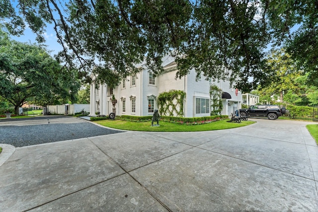 1561 Kirby Dr, Houston, TX 77019 - view of front of property with driveway