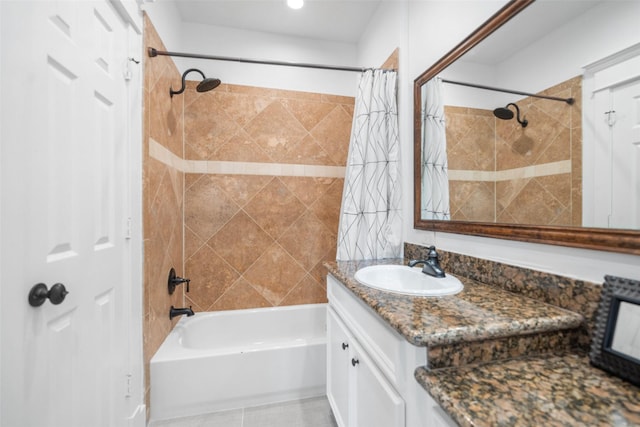 1332 W 25th St Unit A, Houston, TX 77008 - full bath featuring vanity and shower / tub combo with curtain
