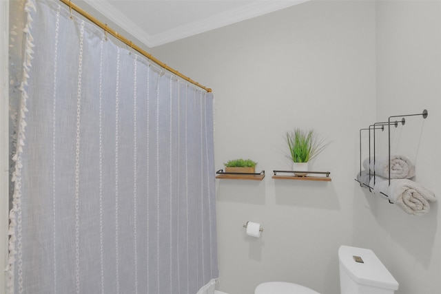 9206 Gene St, Needville, TX 77461 - full bathroom with crown molding and a shower with shower curtain