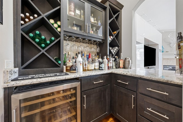 3909 Rose St, Houston, TX 77007 - indoor dry bar with beverage cooler