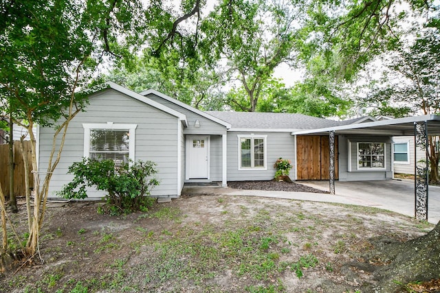 44 Farrell St, Houston, TX 77022 - single story home with a carport