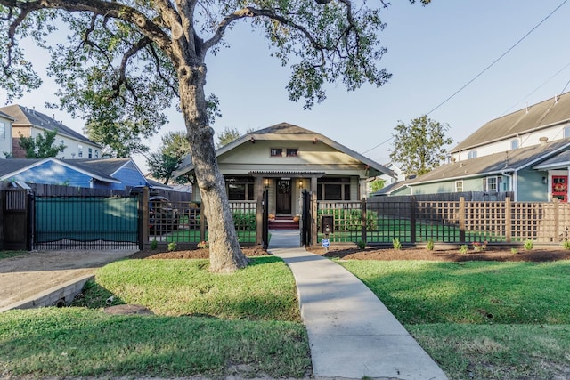 901 W 21st St, Houston, TX 77008 - bungalow with covered porch and a gate