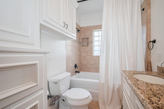901 W 21st St, Houston, TX 77008 - bathroom with shower / tub combo with curtain, vanity, and ornamental molding