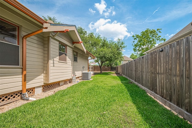 901 W 21st St, Houston, TX 77008 - view of yard