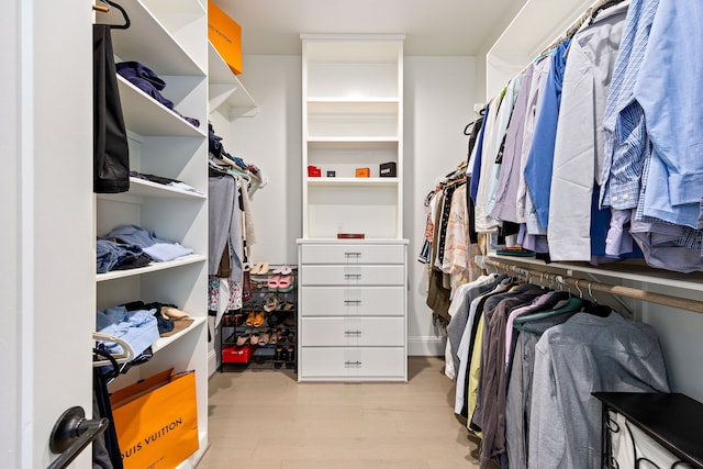 1433 Alexander St, Houston, TX 77008 - view of walk in closet