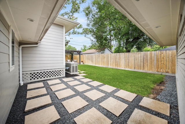 2218 Gardenia Dr, Houston, TX 77018 - view of patio / terrace