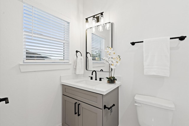 3848 Seabrook St, Houston, TX 77021 - half bathroom with vanity and toilet