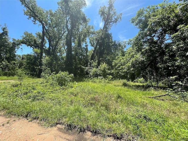 127 Trinity Rd, Dayton Lakes, TX 77535