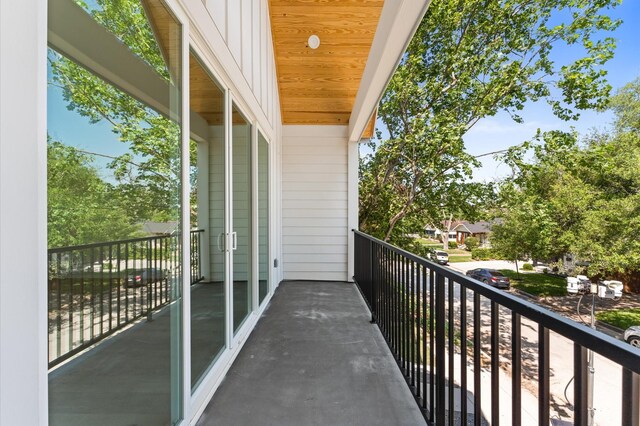 322 Aurora St, Houston, TX 77008 - view of balcony