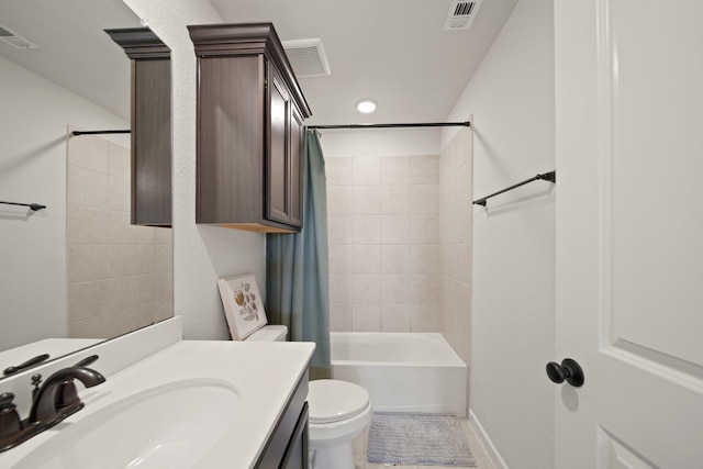 358 Cavil Barrier Ln, La Porte, TX 77571 - full bath featuring toilet, vanity, shower / bath combo, and recessed lighting