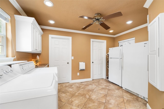 916 E James St, Baytown, TX 77520 - laundry area featuring washing machine and dryer, ceiling fan, baseboards, ornamental molding, and recessed lighting