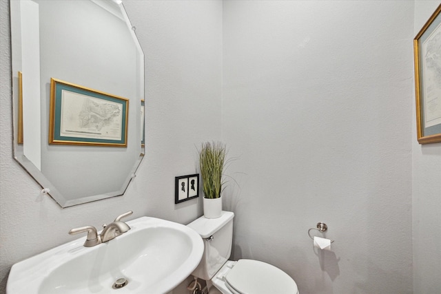 18731 Egret Oaks Ln, Webster, TX 77058 - bathroom with a sink and toilet