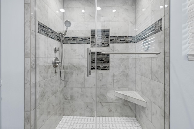 5623 Cerritos Dr, Houston, TX 77035 - bathroom featuring a shower stall